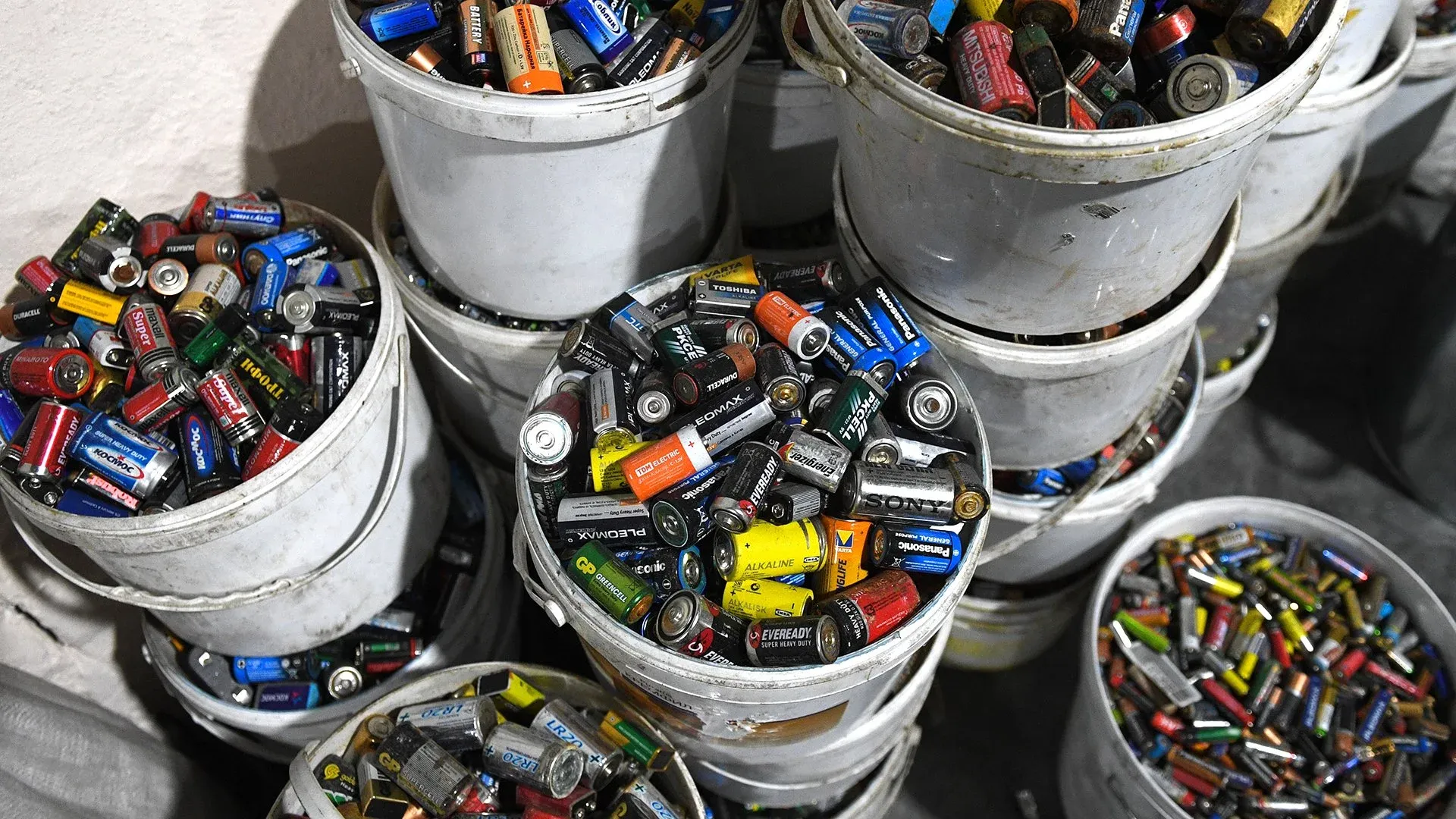 Утилизация аккумуляторов: правила и безопасные методы - фото 2