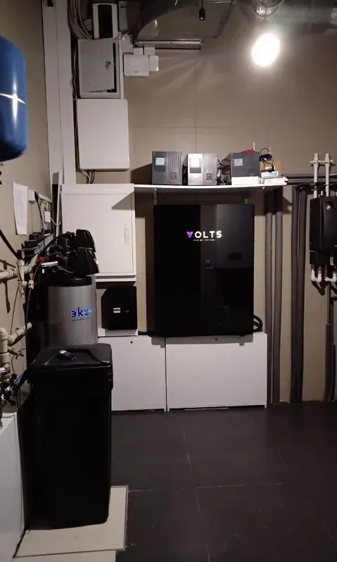 Накопитель версии 4 кВт*ч в коттеджном поселке Лисичкин лес, Московская область. Кейсы Volts - фото 2